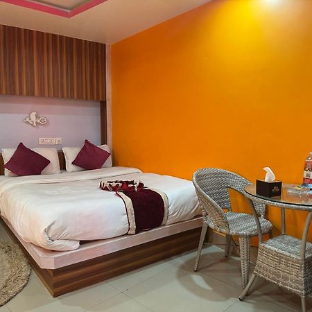 Om Tandoori Hotel Катманду Экстерьер фото